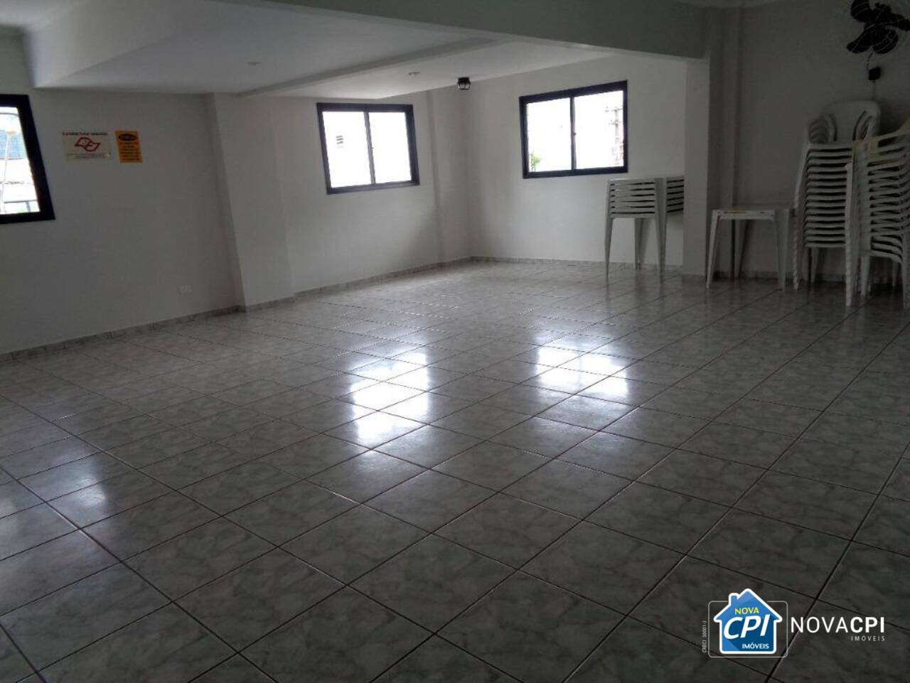 Apartamento duplex Vila Guilhermina, Praia Grande - SP