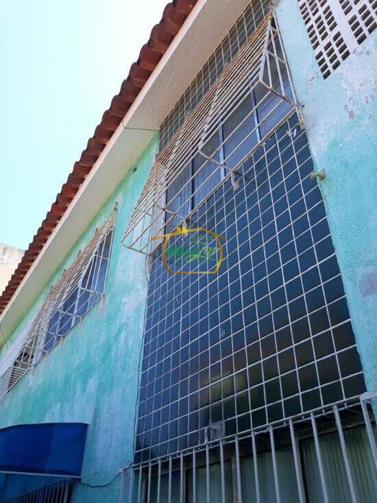 fachada em cerâmica, apartamento todo gradeado.