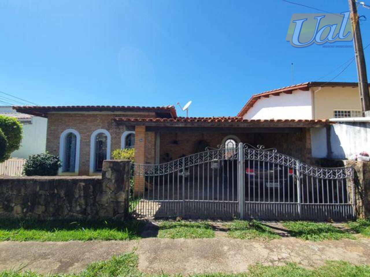 Casa Jardim Tapajós, Atibaia - SP