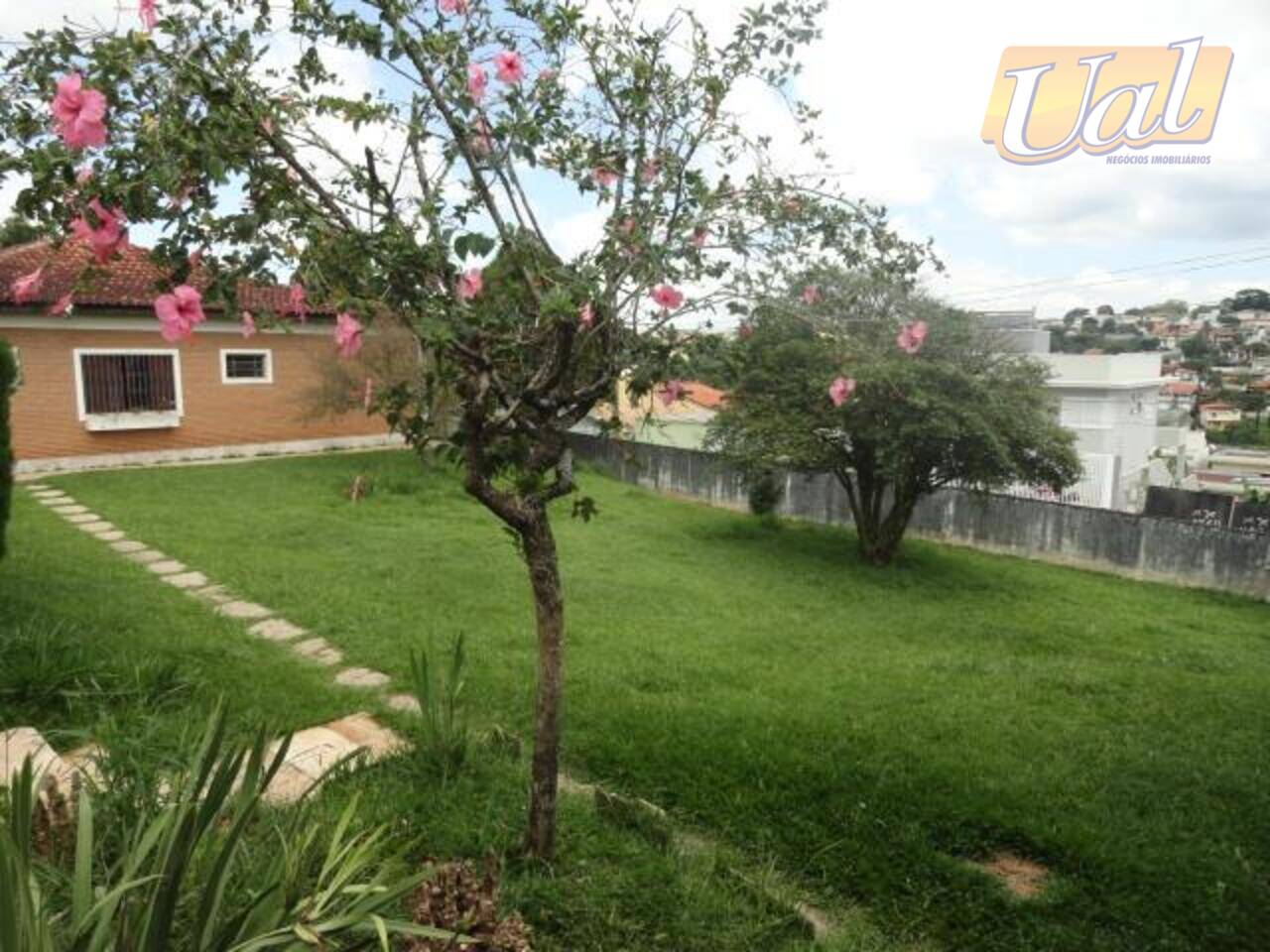 Casa Jardim das Flores, Atibaia - SP