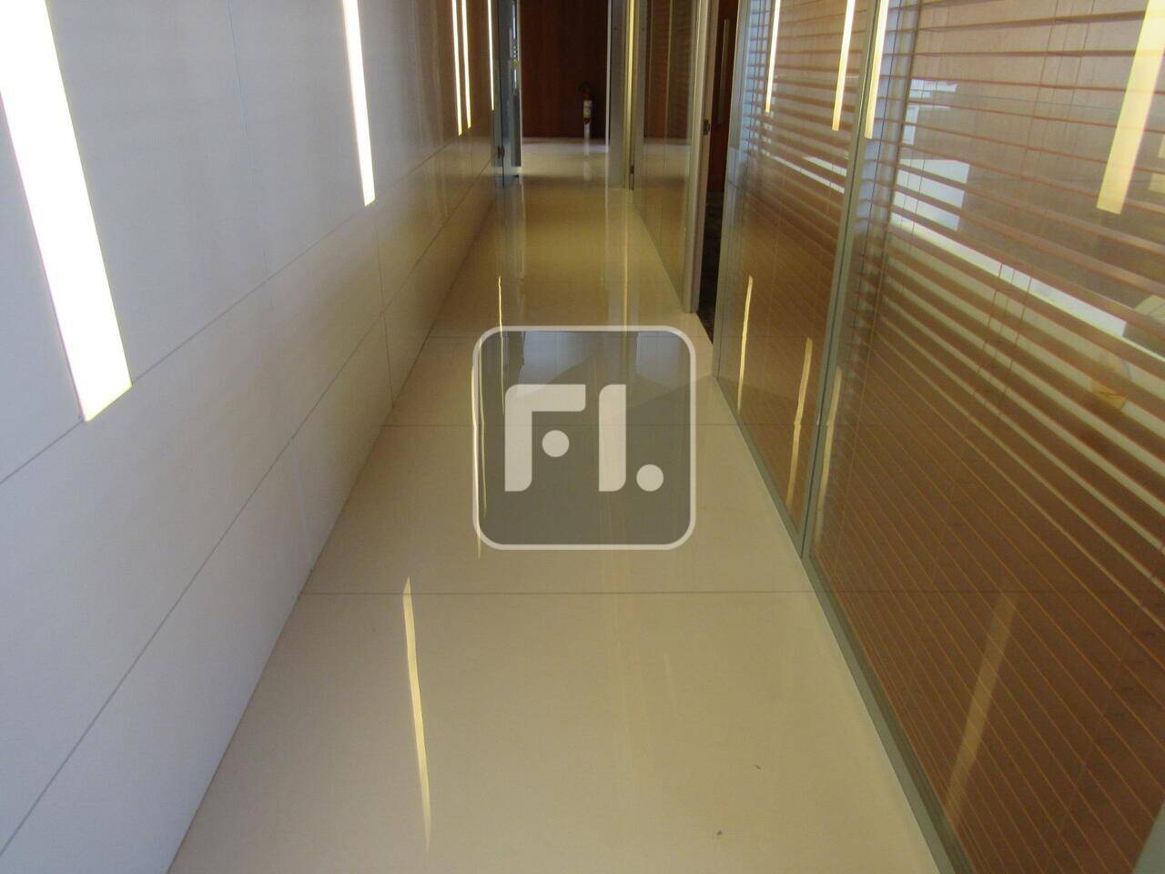Conjunto para alugar, 688 m² por R$ 50.000/mês - Itaim Bibi - São Paulo/SP