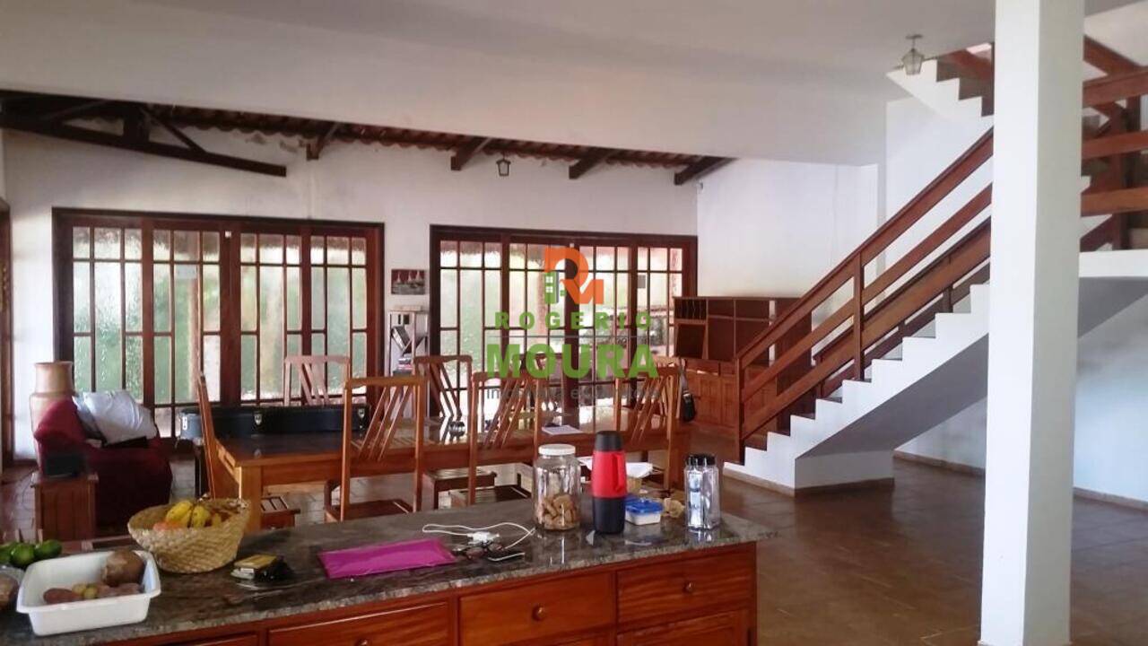 Casa Lago Azul, Fama - MG