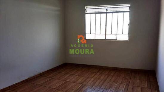 Casa de 310 m² Centro - Alfenas, à venda por R$ 450.000