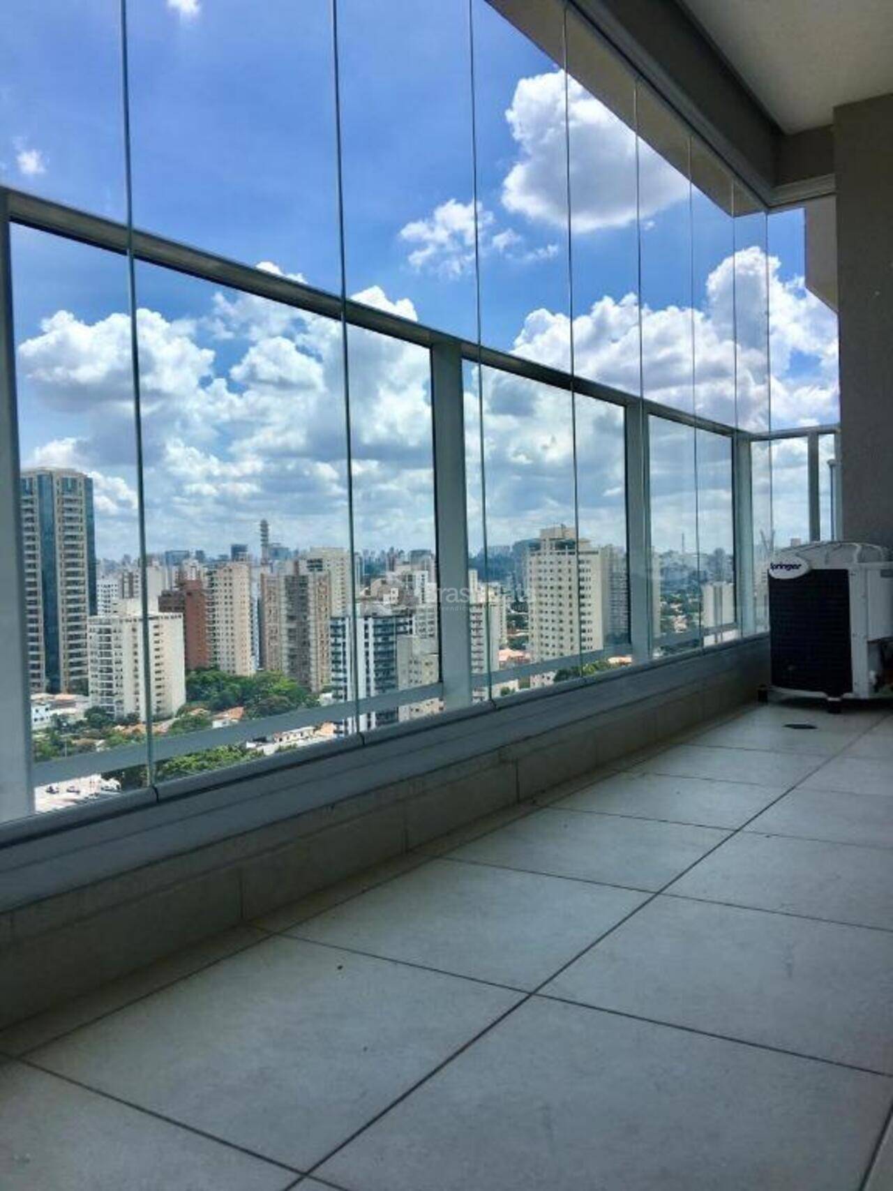 Flat Campo Belo, São Paulo - SP