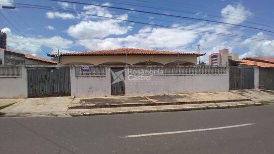 Casa de 447 m² Jóquei - Teresina, à venda por R$ 1.800.000 ou aluguel por R$ 12.000/mês