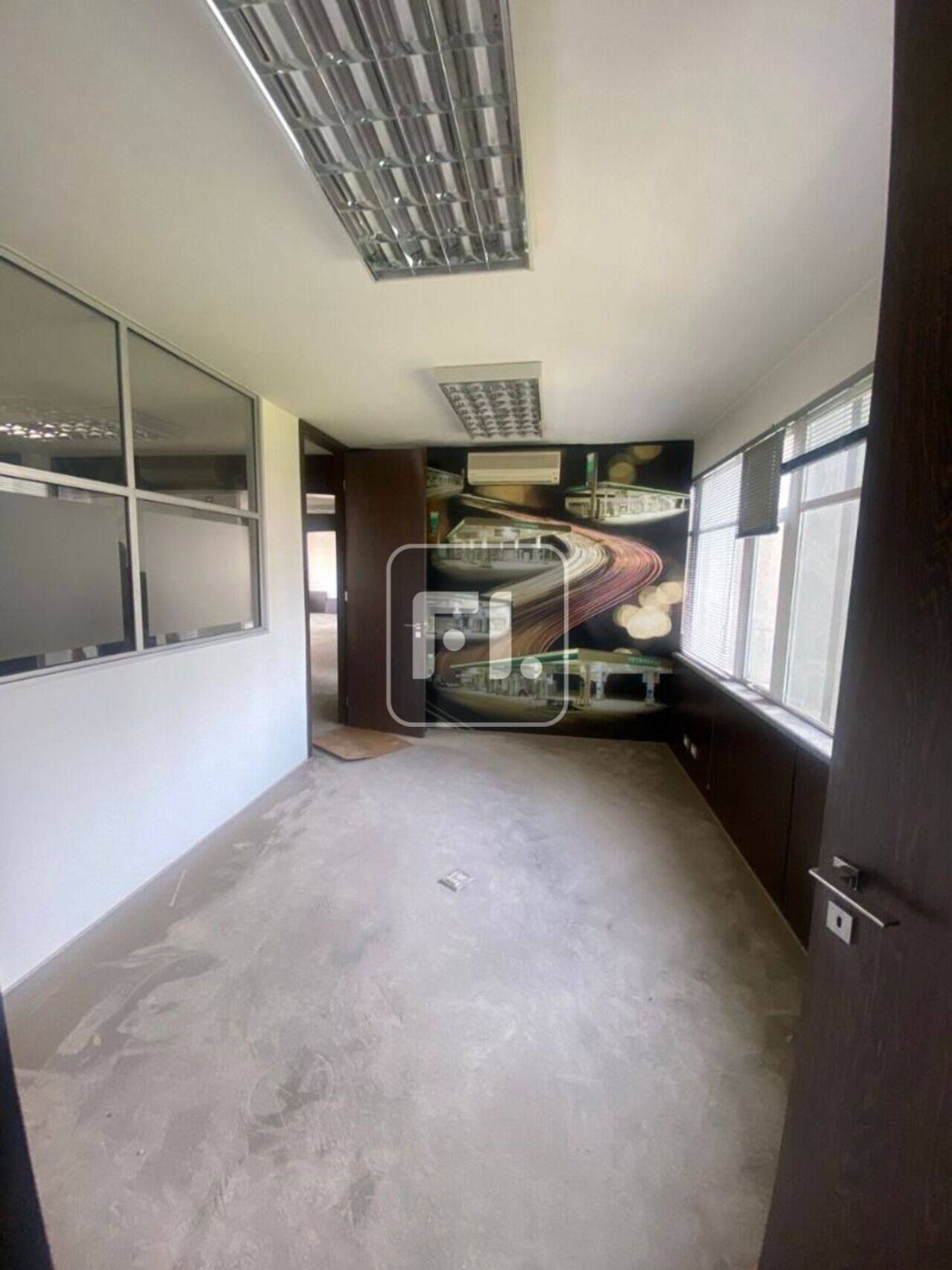 Conjunto comercial com 234 m² , com 2 banheiros e 6 vagas de garagem. Venda por R$ 3.000.000 ou aluguel por 12.000,00/mês - Brooklin - São Paulo/SP