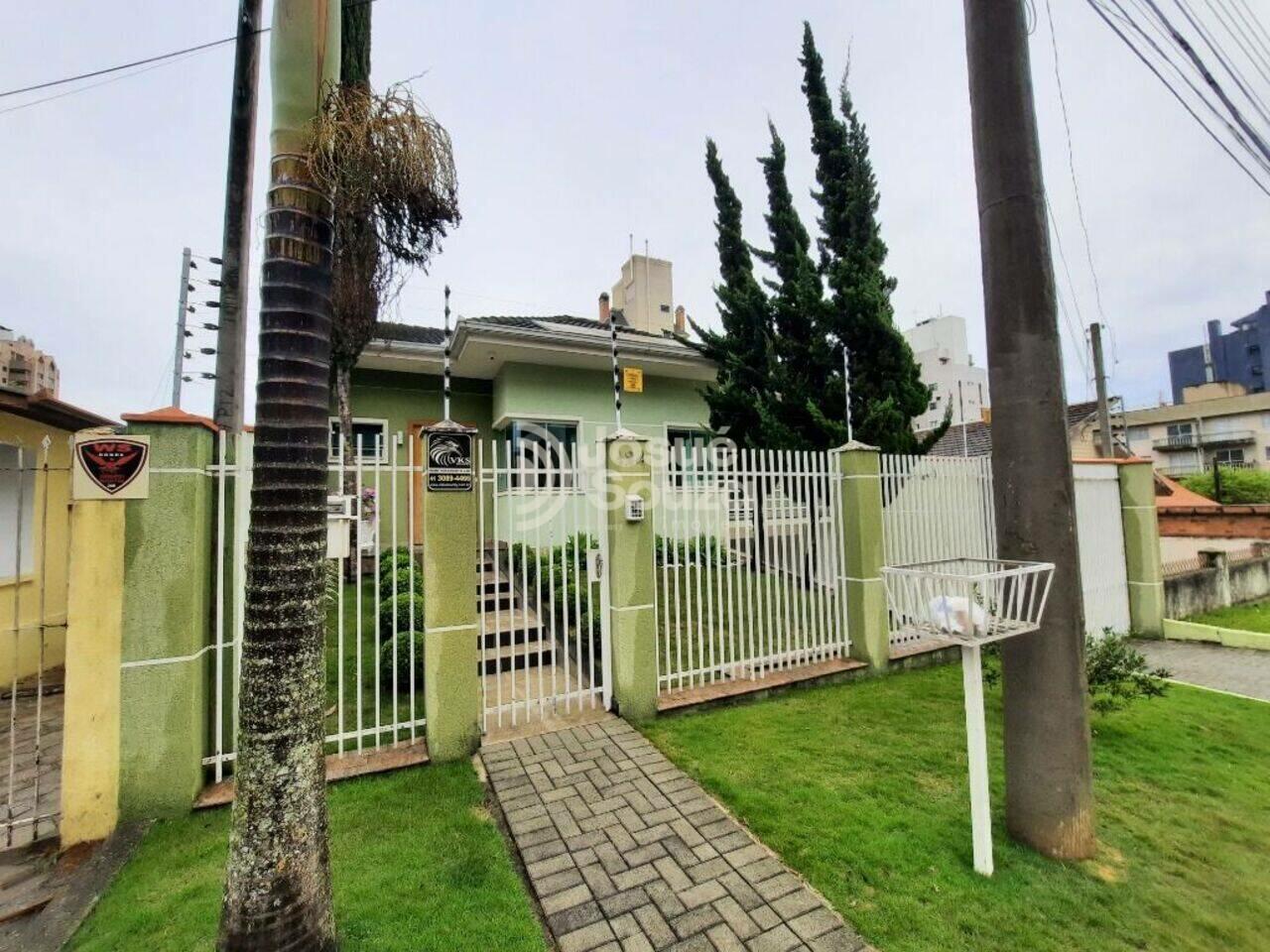 Casa Ahú, Curitiba - PR