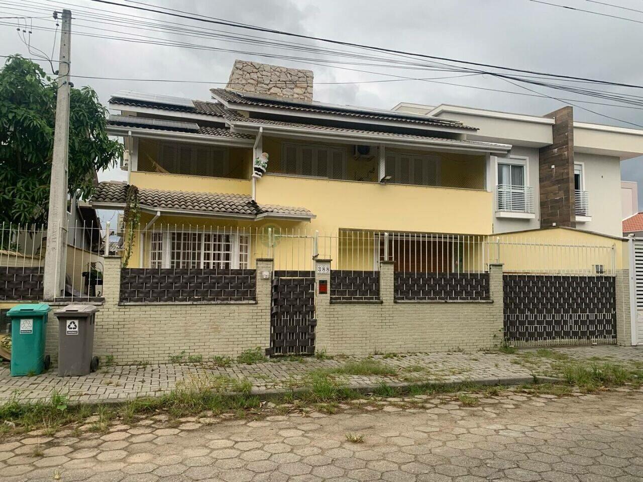 Casa Carianos, Florianópolis - SC