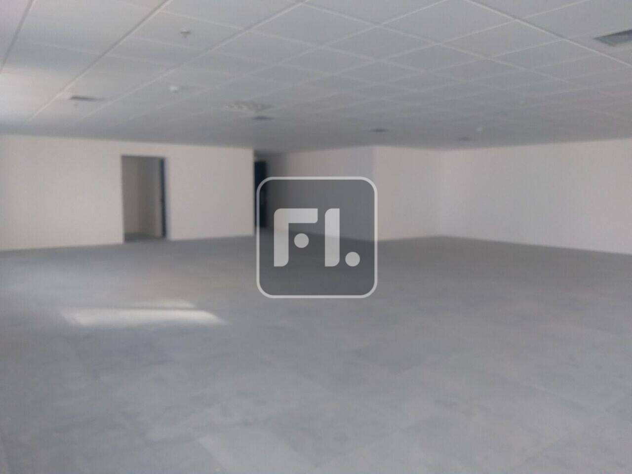 Conjunto comercial com 318 m² no Várzea da Barra Funda para locação, 