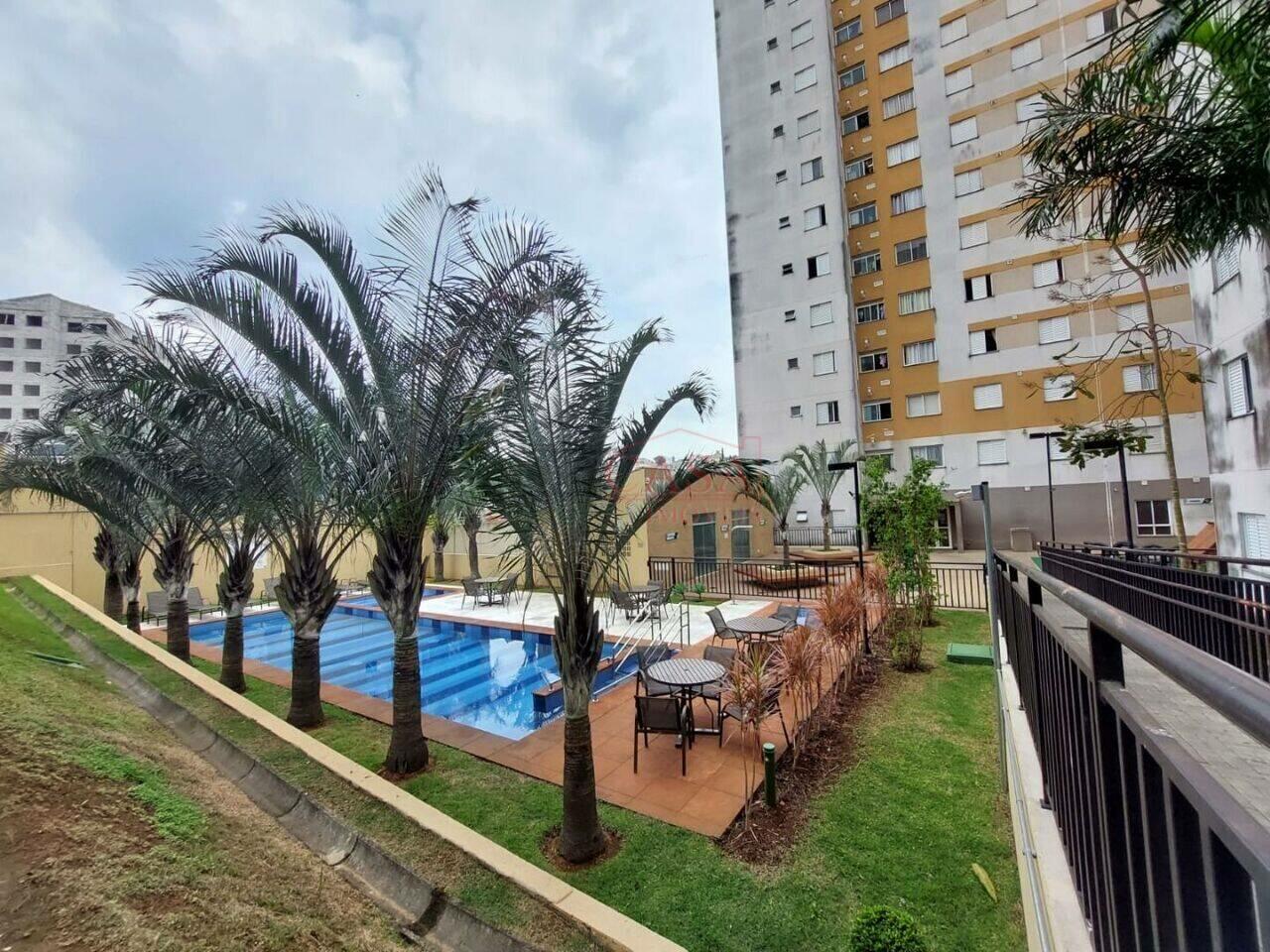 Apartamento Vila Carmosina, São Paulo - SP