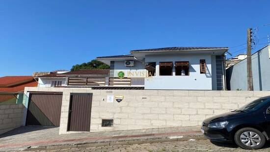 Casa na Padre Osmar Muller - Itaguaçu - Florianópolis - SC, à venda por R$ 2.000.000