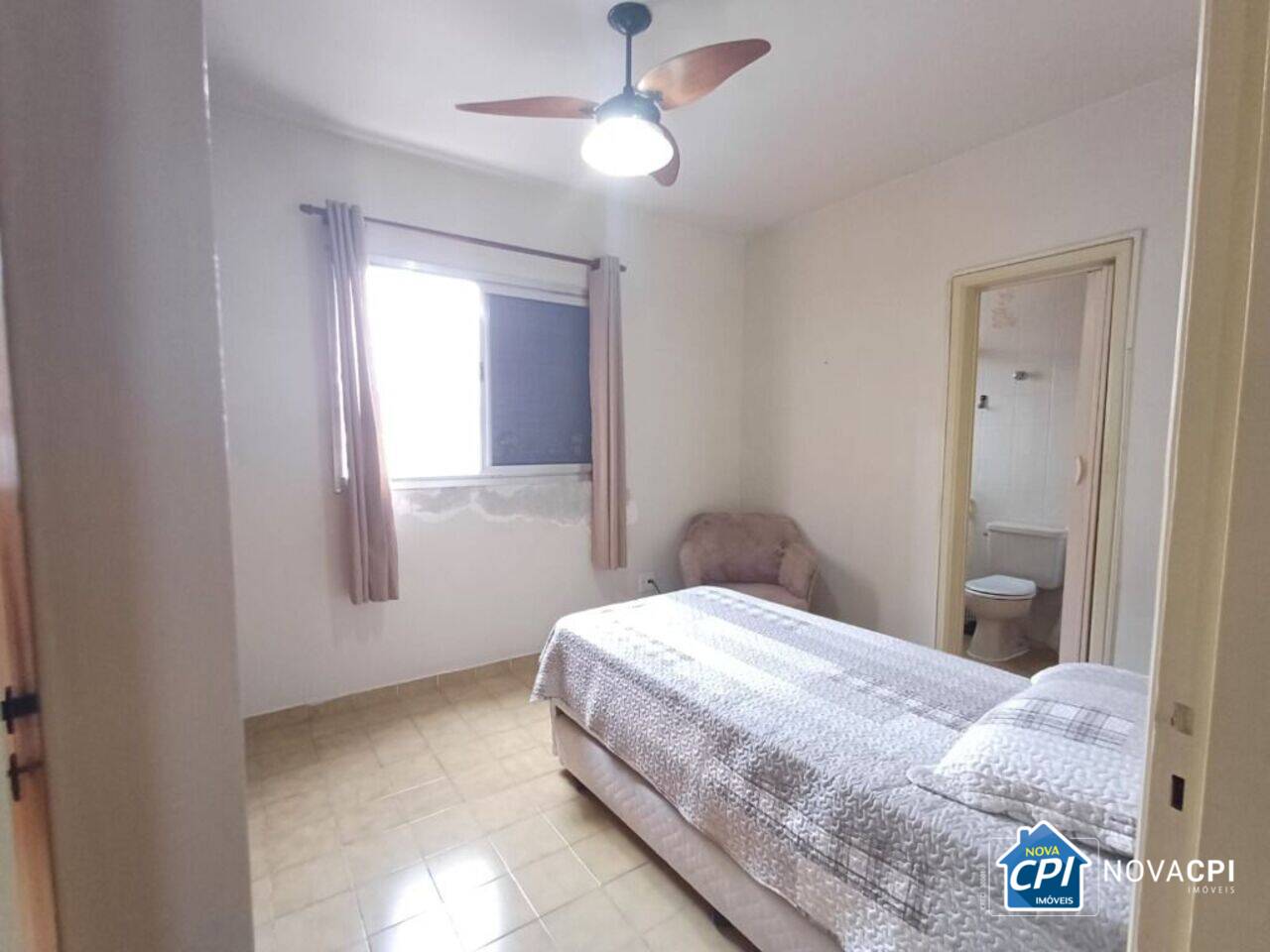 Apartamento Vila Guilhermina, Praia Grande - SP