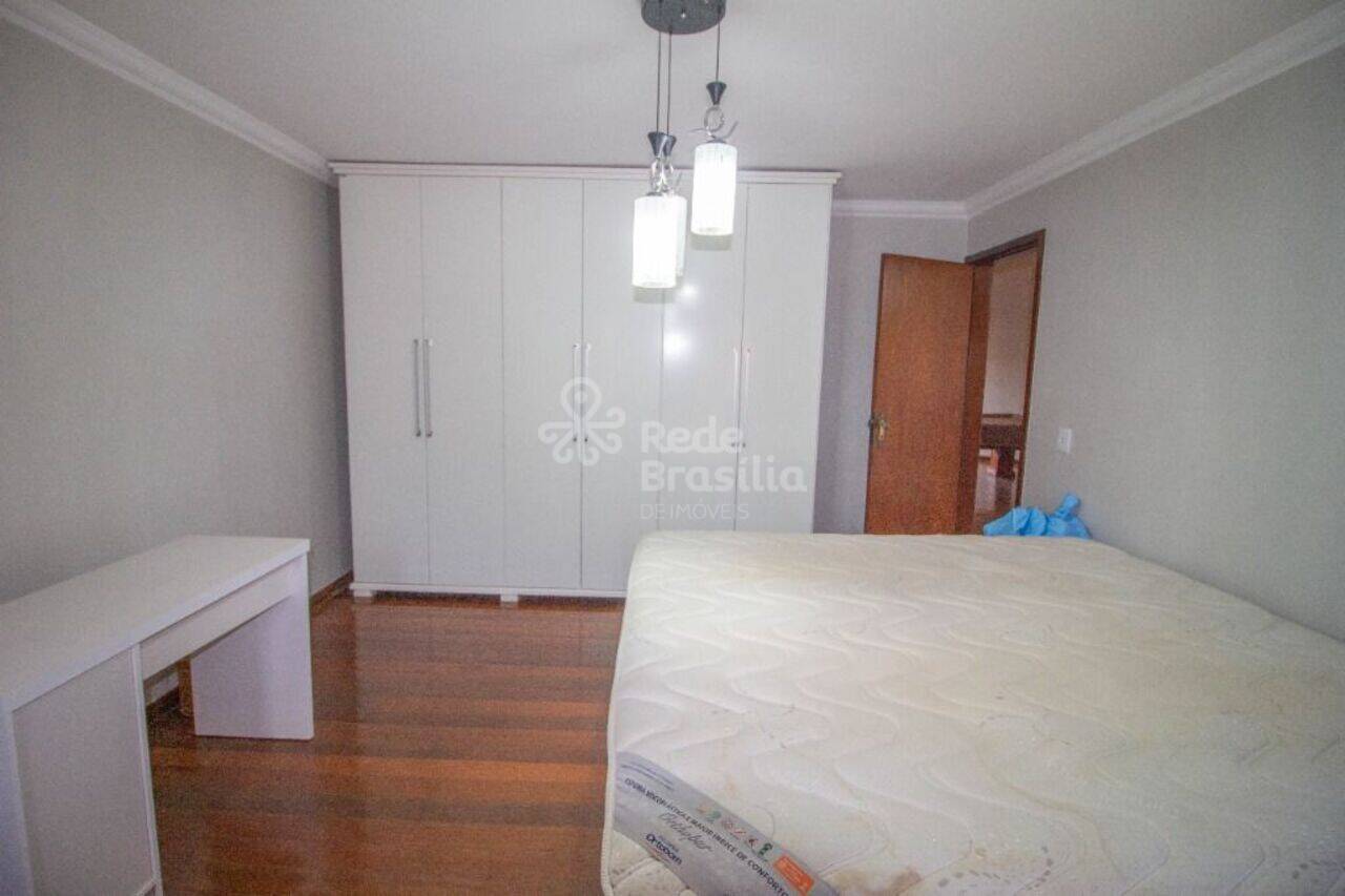 Casa Setor Habitacional Jardim Botânico, Brasília - DF