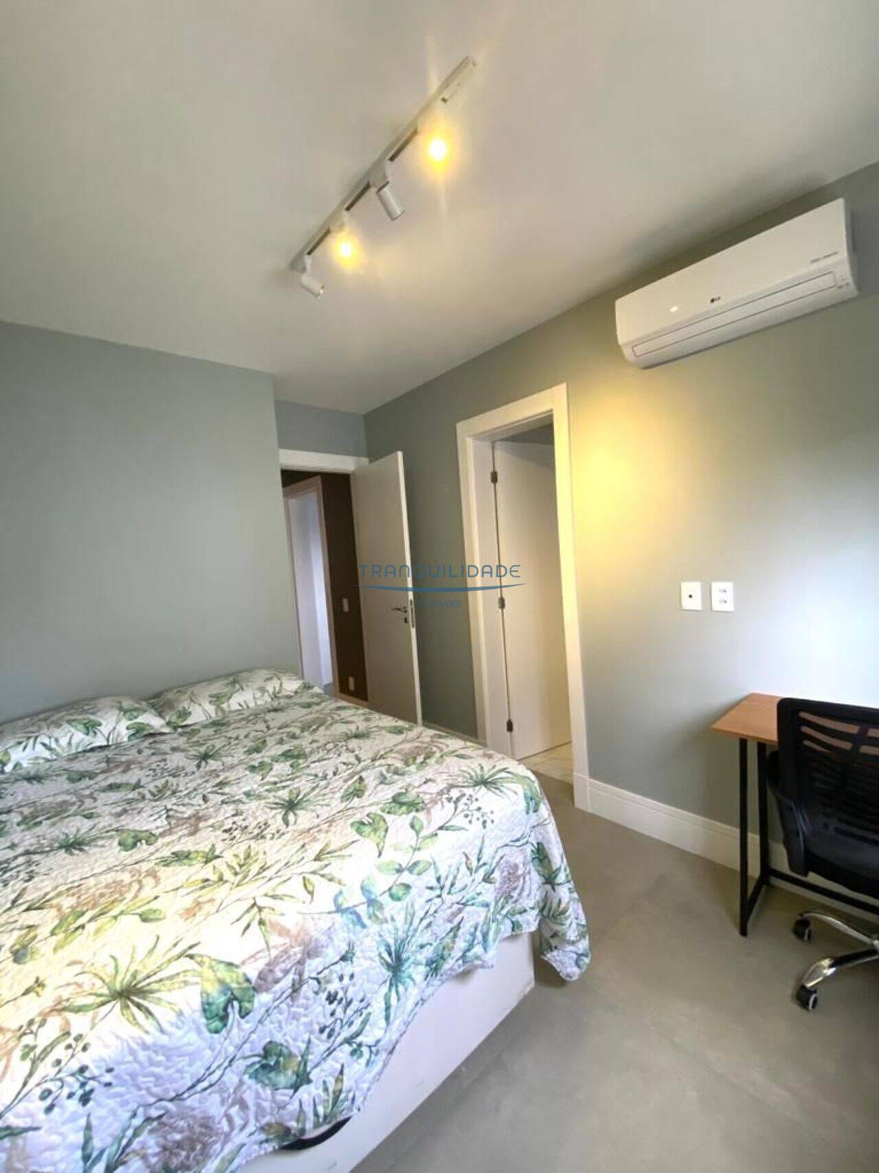 Apartamento Jardim Caboré, São Paulo - SP