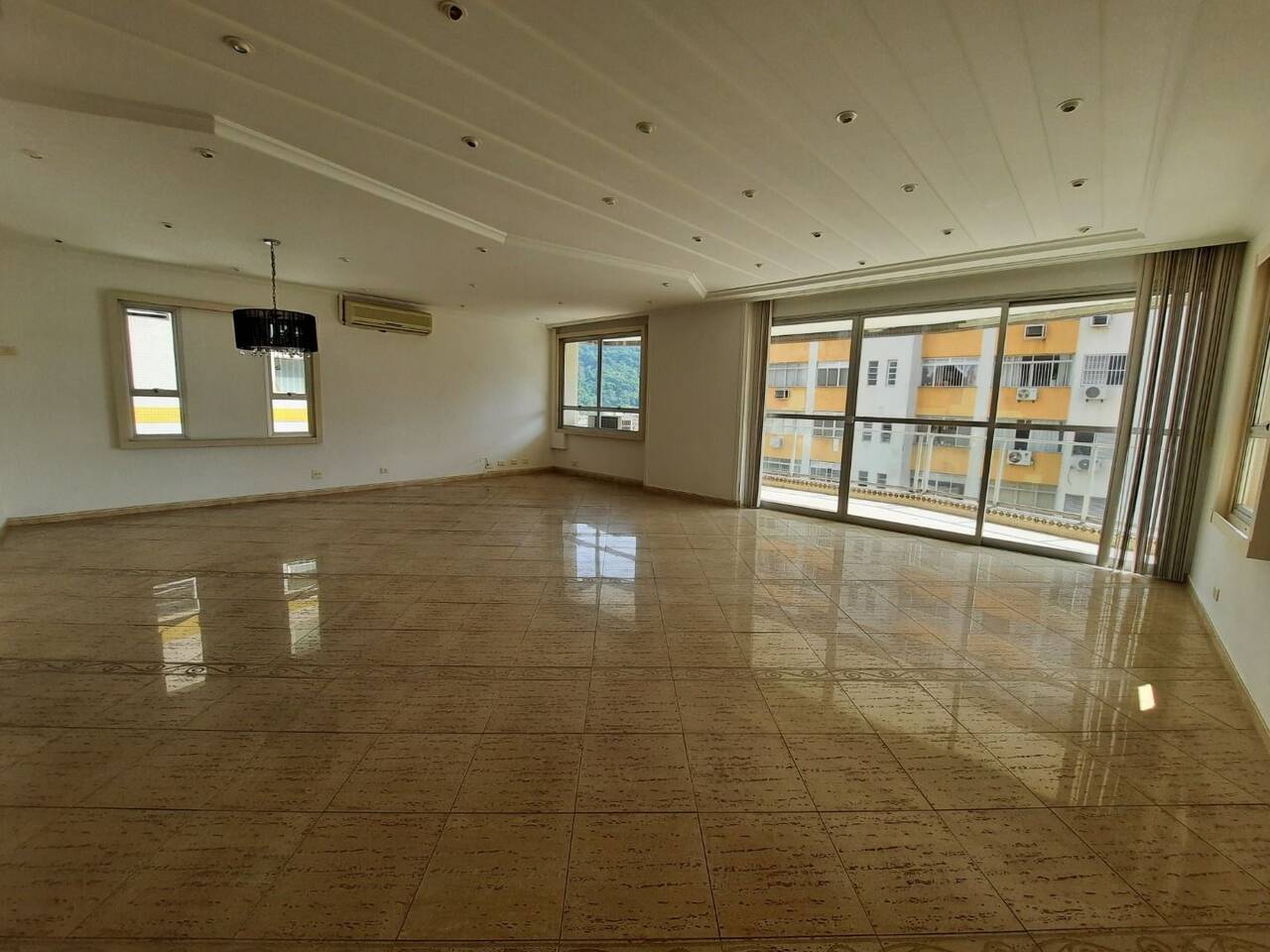 Apartamento Praia das Pitangueiras, Guarujá - SP