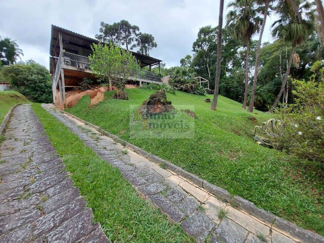 Casa Jardim Cinco Lagos de Santa Maria, Mairiporã - SP