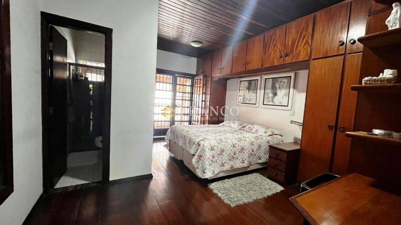 Sobrado Vila São Geraldo, Taubaté - SP