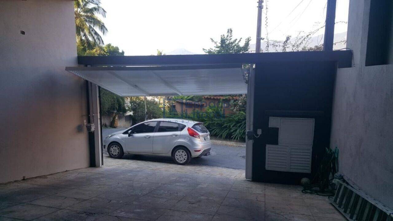 Casa Pr Deserta, São Sebastião - SP