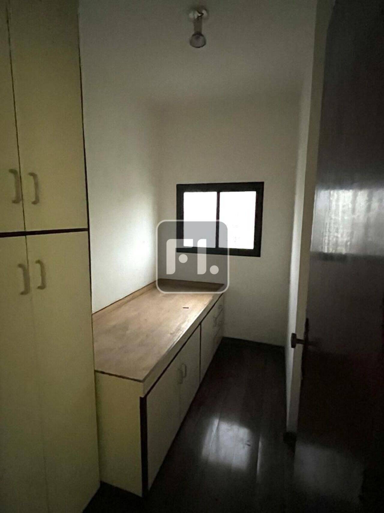 Apartamento á venda,  com 273 m², 4 dormitórios, 2 suítes e 3 vagas de garagem no bairro da: Vila Alexandria - São Paulo/SP