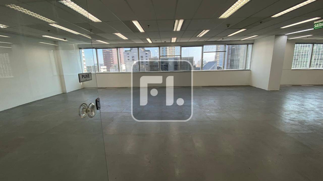 Conjunto comercial com 1.118 m² no bairro Bela Vista para locação