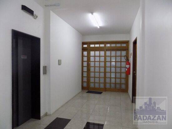 Sala na Doutor Muricy - Centro - Curitiba - PR, aluguel por R$ 842