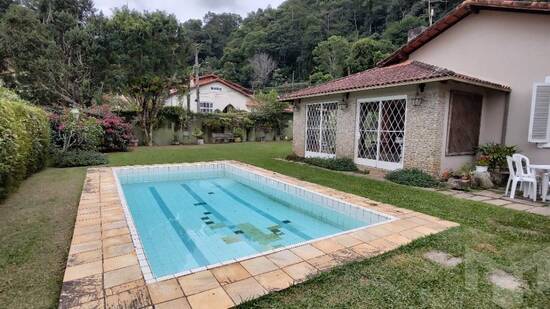 Casa de 200 m² Nogueira - Petrópolis, à venda por R$ 1.650.000