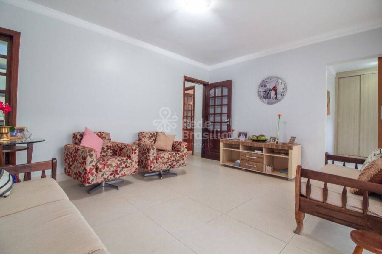 Casa Setor Habitacional Jardim Botânico, Brasília - DF