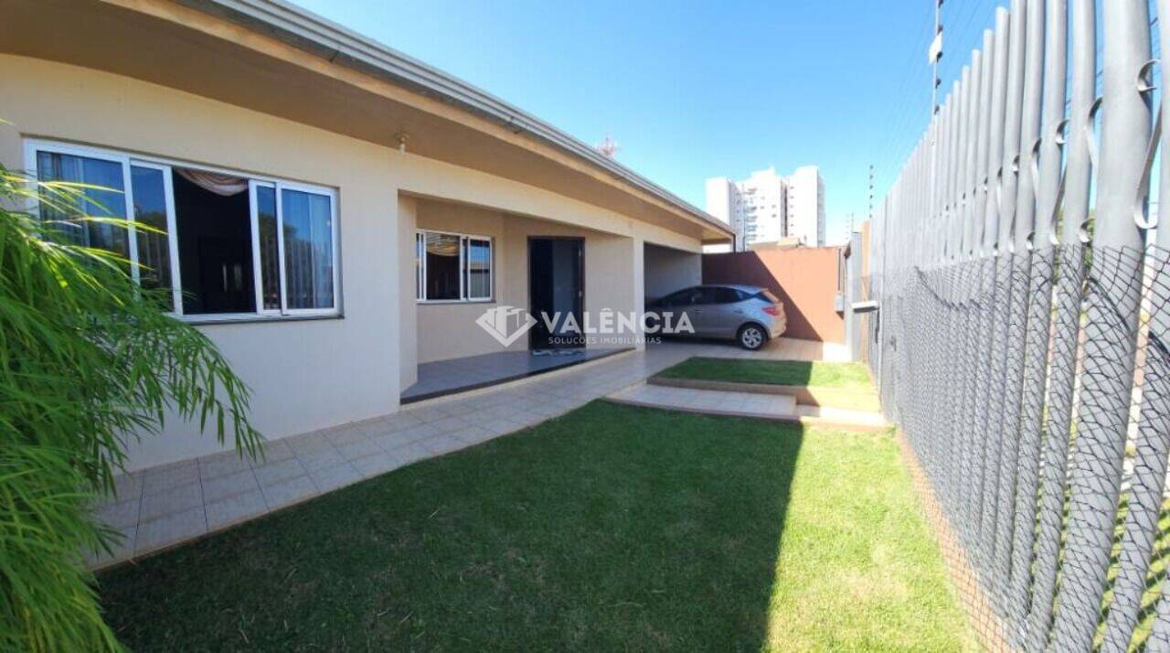 Casa com 3 quartos, 180 m²