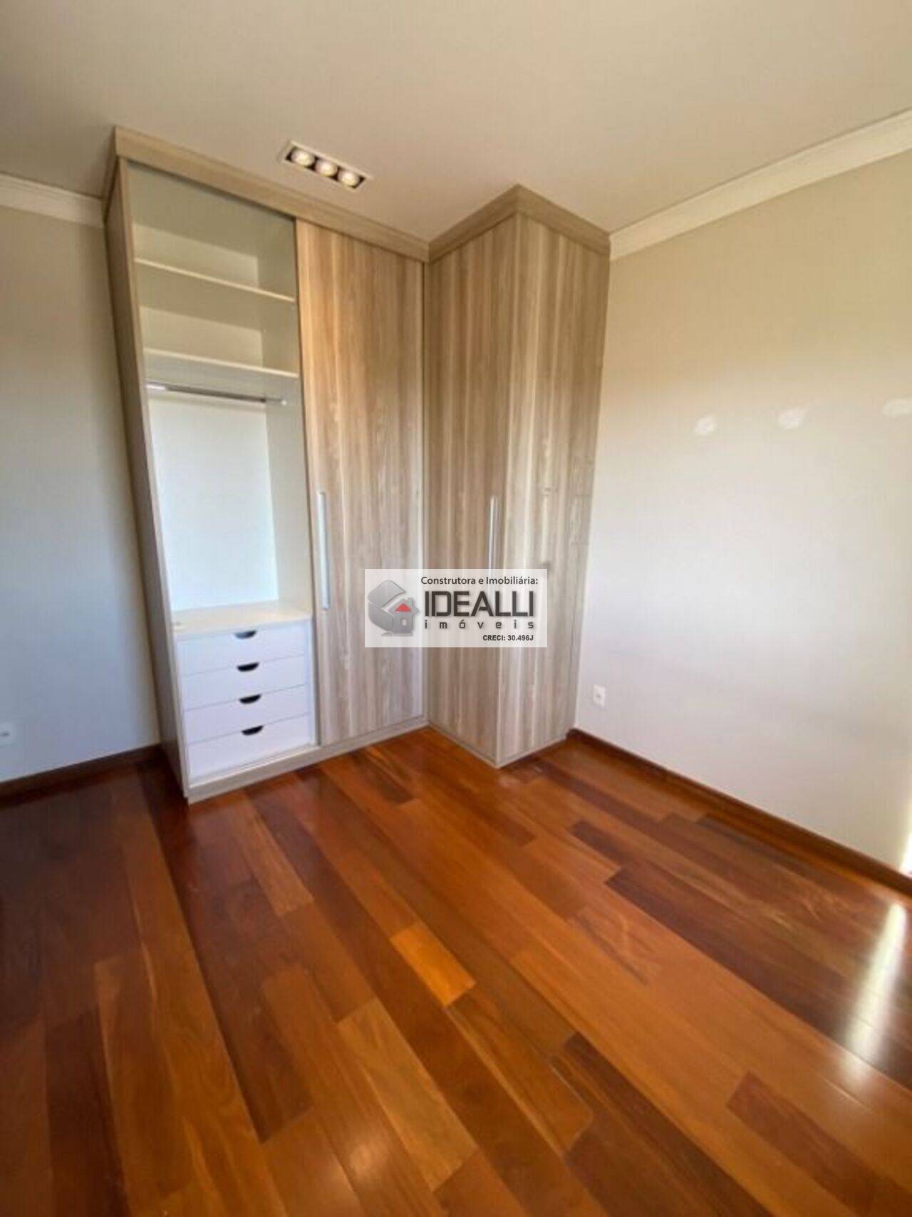 Apartamento Vila Regina Célia, Cruzeiro - SP