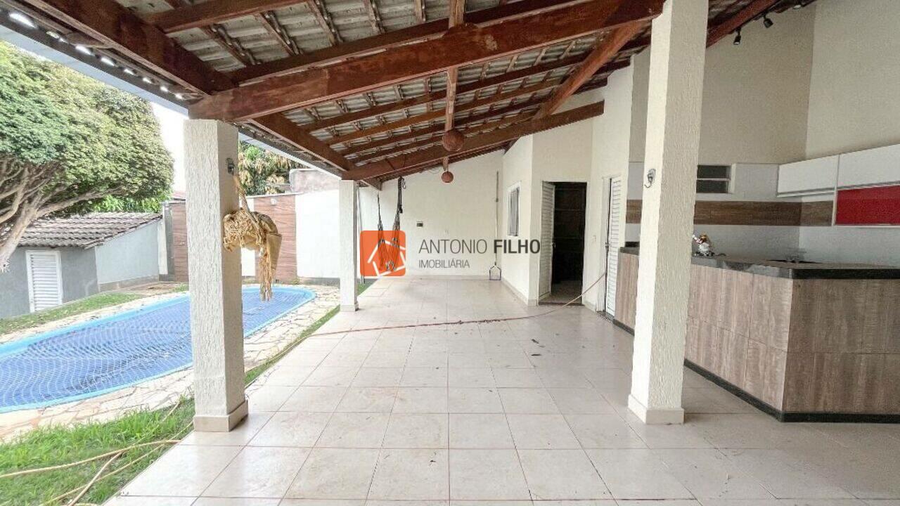 Casa Setor Habitacional Arniqueiras, Águas Claras - DF