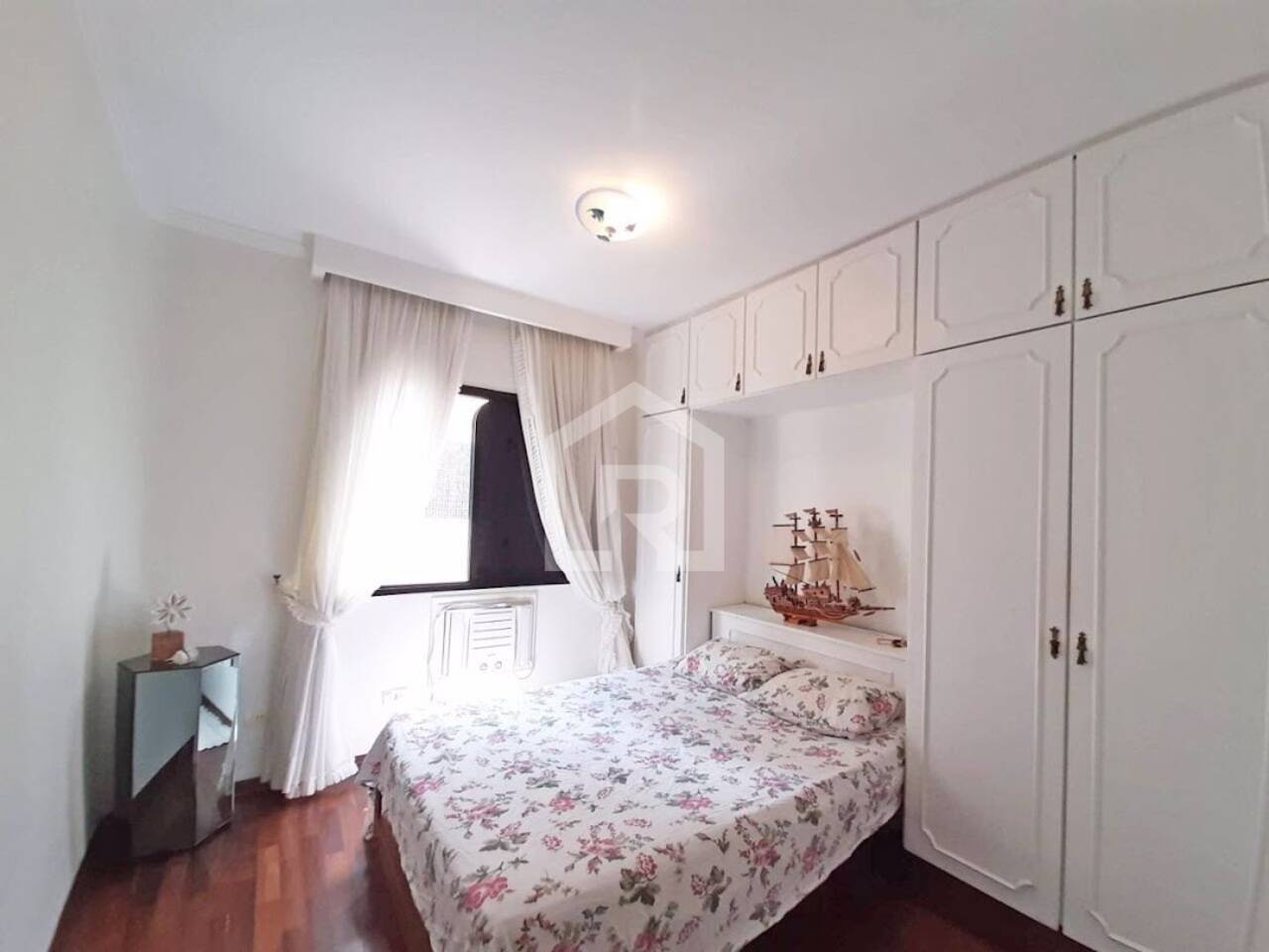 Apartamento Enseada, Guarujá - SP