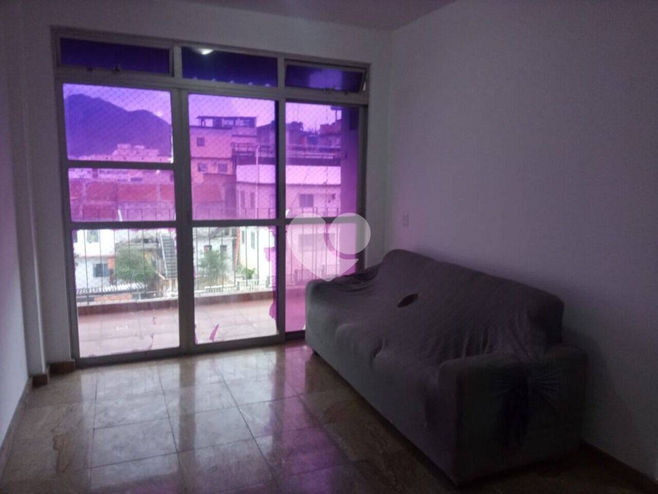 Lopes Enjoy  Imóveis  Vende! ! !   l - AP86558

Apartamento com 1 quarto à venda, 52 m² - Vila Isabel - 
No bairro de Vila Isabel na rua Visconde de Santa Isabel próximo a praça barão de Drummond com todo comércios, bancos e condução para várias partes da cidade do RJ, ótimo imóvel composto de Sala, varanda, 1 quarto, banheiro social com box blindex, cozinha, área de serviço e dependência completa de empregada que pode ser revertido para 2.º quarto! Vaga de garagem na escritura. Avaliamos.
Prédio muito imponente, silencioso, bem administrado, ótima localização, portaria 24 horas e ainda conta com Playground, parquinho, quadra poliesportiva, salão de festa e churrasqueira!!! 