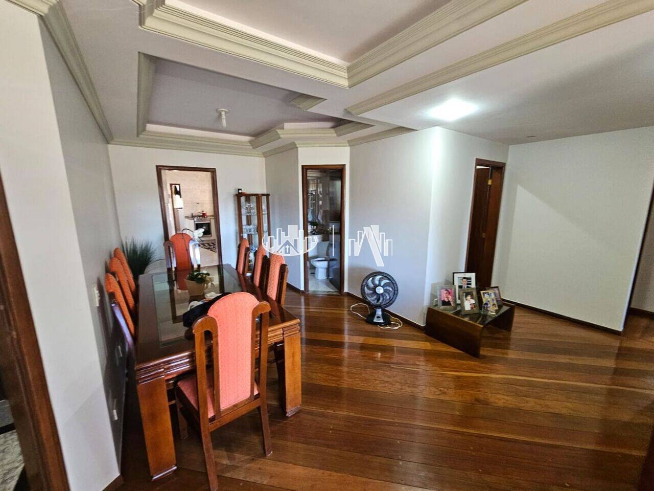 Lindo apartamento à venda central