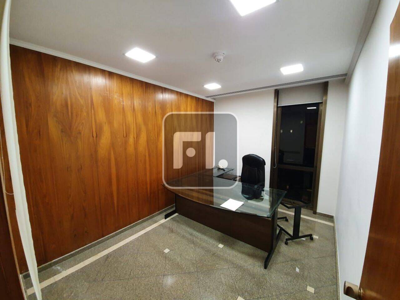 Conjunto comercial com 1.000 m² na Bela vista para Locação/Venda