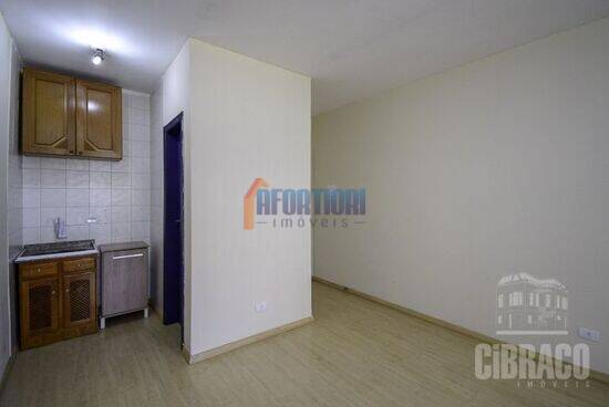 Sala na Vinte e Quatro de Maio - Centro - Curitiba - PR, aluguel por R$ 550