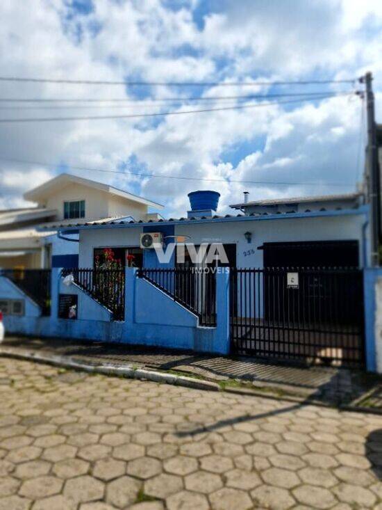 Casa de 76 m² São João - Itajaí, à venda por R$ 1.100.000