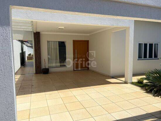 Casa de 160 m² Setor Central - Anápolis, à venda por R$ 700.000