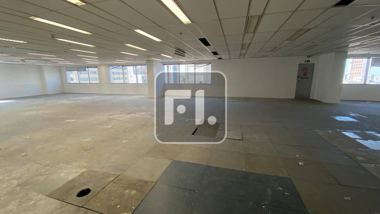 Conjunto comercial com 1.024 m² no bairro Bela Vista para locaçã