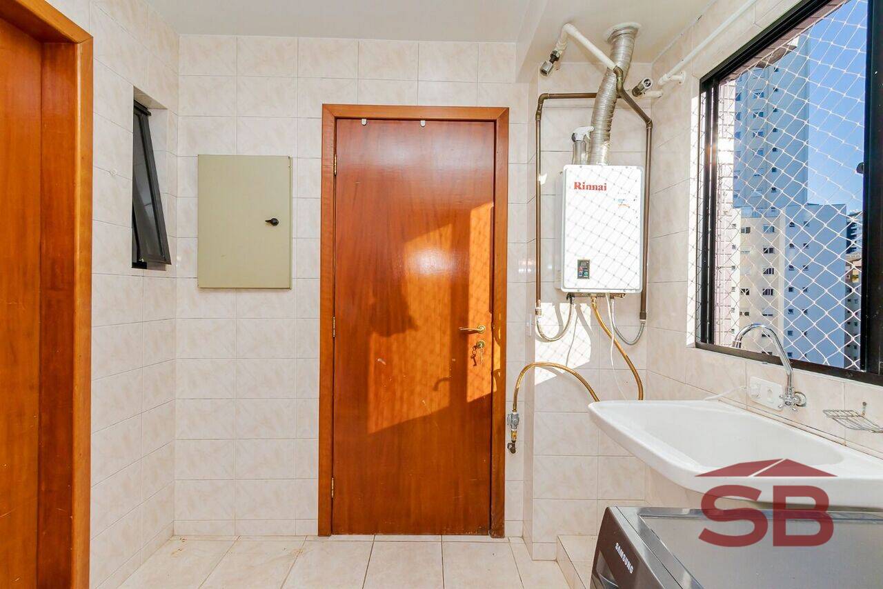 Apartamento Água Verde, Curitiba - PR