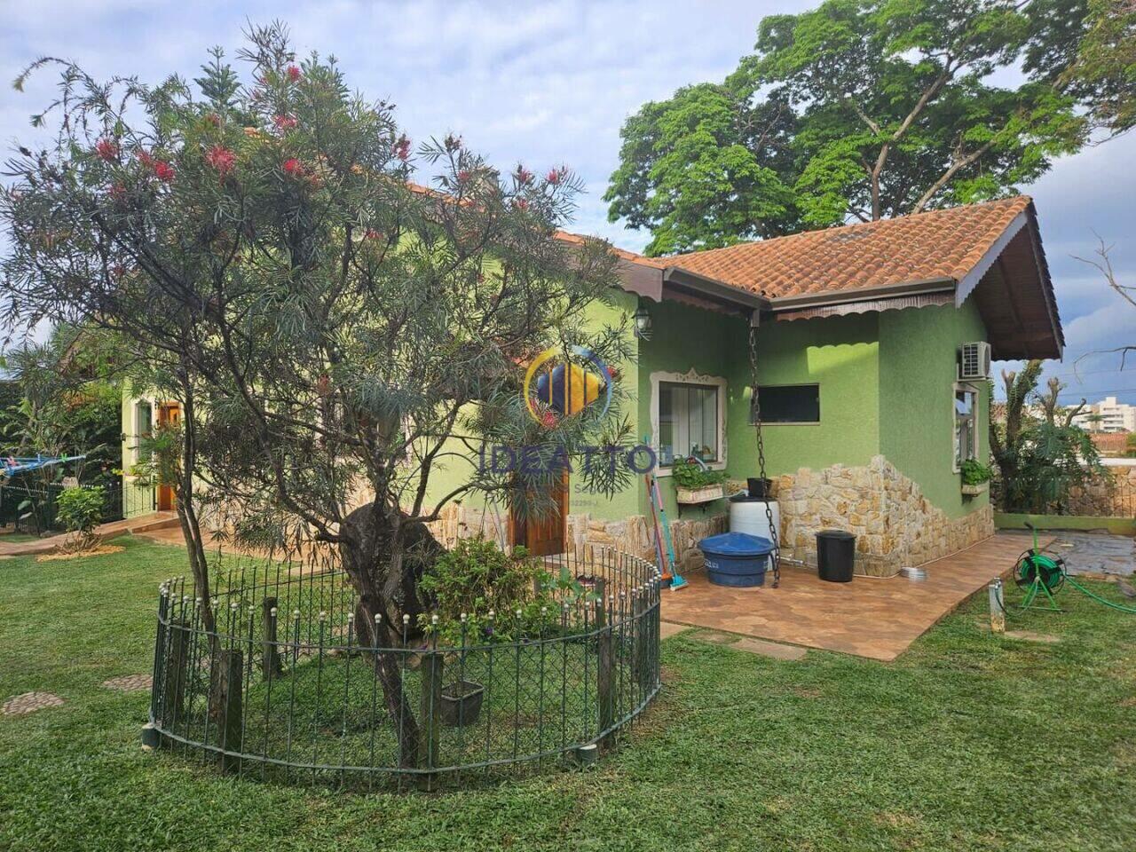 Casa Jardim Tapajós, Atibaia - SP