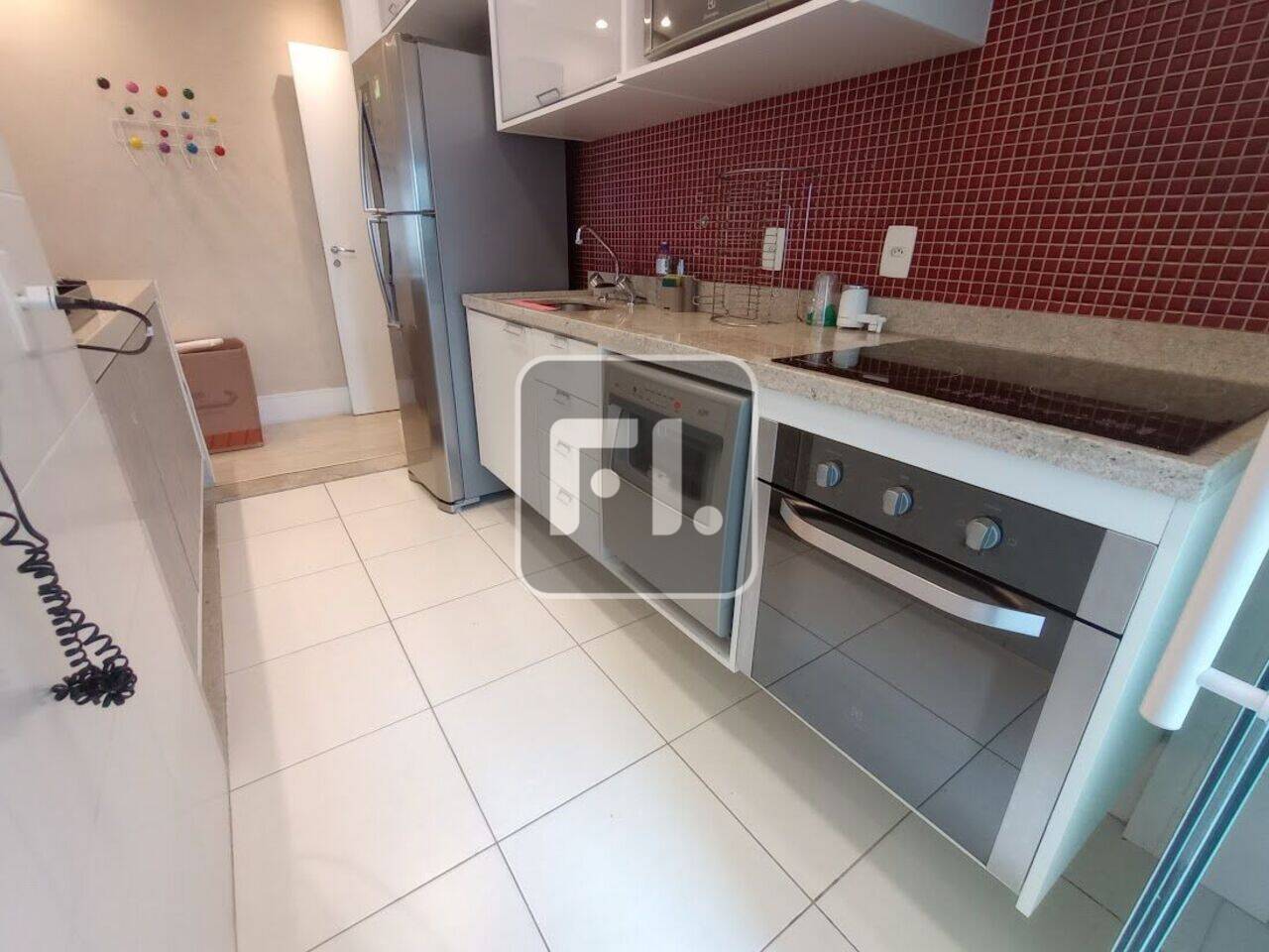 Apartamento com 2 dormitórios, 1 suíte, e 2 vagas de garagem á venda, com 67 m² , na Vila Mariana - São Paulo/SP