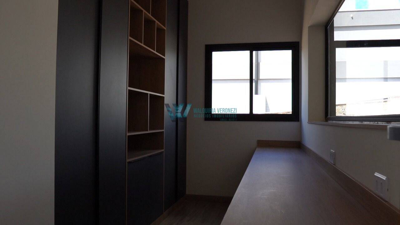 Casa dos sonhos com 1 suíte master mais 3 dormitórios à venda, 300 m² por R$ 1.750.000 - Residencial Alamedas - Poços de Caldas/MG