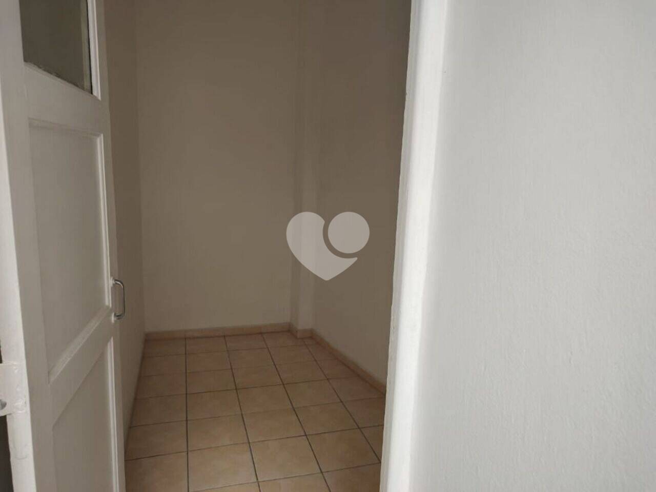 Lopes Enjoy Imóveis vende!  Rua Aquidabã - AP88448

Apartamento 2 quartos, 67 m² Rua Aquidabã - Méier -RJ. 
Apartamento aconchegante vazio composto por: sala, 2 quartos, dependências completas de empregada. 
Prédio recuado, gradeado, porteiro, salão de festas, elevador.
Bom para quem procura conforto e comodidade e fica situado no 4º andar. O condomínio fica localizado em (o) Rua Aquidabã no bairro Lins de Vasconcelos, próximo a pontos de interesse tais como Escola Municipal Affonso Taunay, Instituto Nícia Macieira, Escola Municipal José Eduardo de Macedo Soares, Escola Técnica Rezende Rammel, Escola Municipal Francisco Jobim. (sem garagem, porem tem estacionamento enfrente ao prédio).
Características Ar condicionado / Área de serviço / banheiro social /  cozinha / Banheiro de empregada / Cozinha / Dormitório de empregada / Elevador. Avaliamos.
Fuja do aluguel e compre já o seu imóvel! Auxiliamos na análise do seu crédito caso ainda não possua carta aprovada! Ligue e agende já a sua visita!  Avaliamos seu imóvel Gratuitamente, faça-nos uma visita Rua Borda do Mato 04-Grajaú-Rj. 
