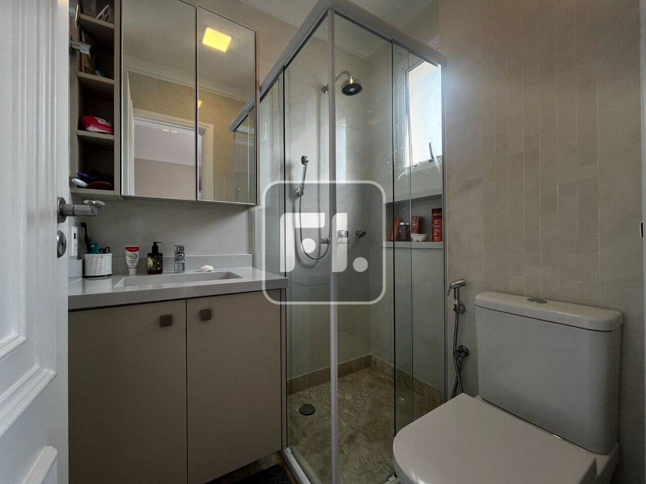 Apartamento á venda  com 250m², 4 dormitórios, 4 suítes e 5 vagas de garagem - Indianópolis - São Paulo/SP