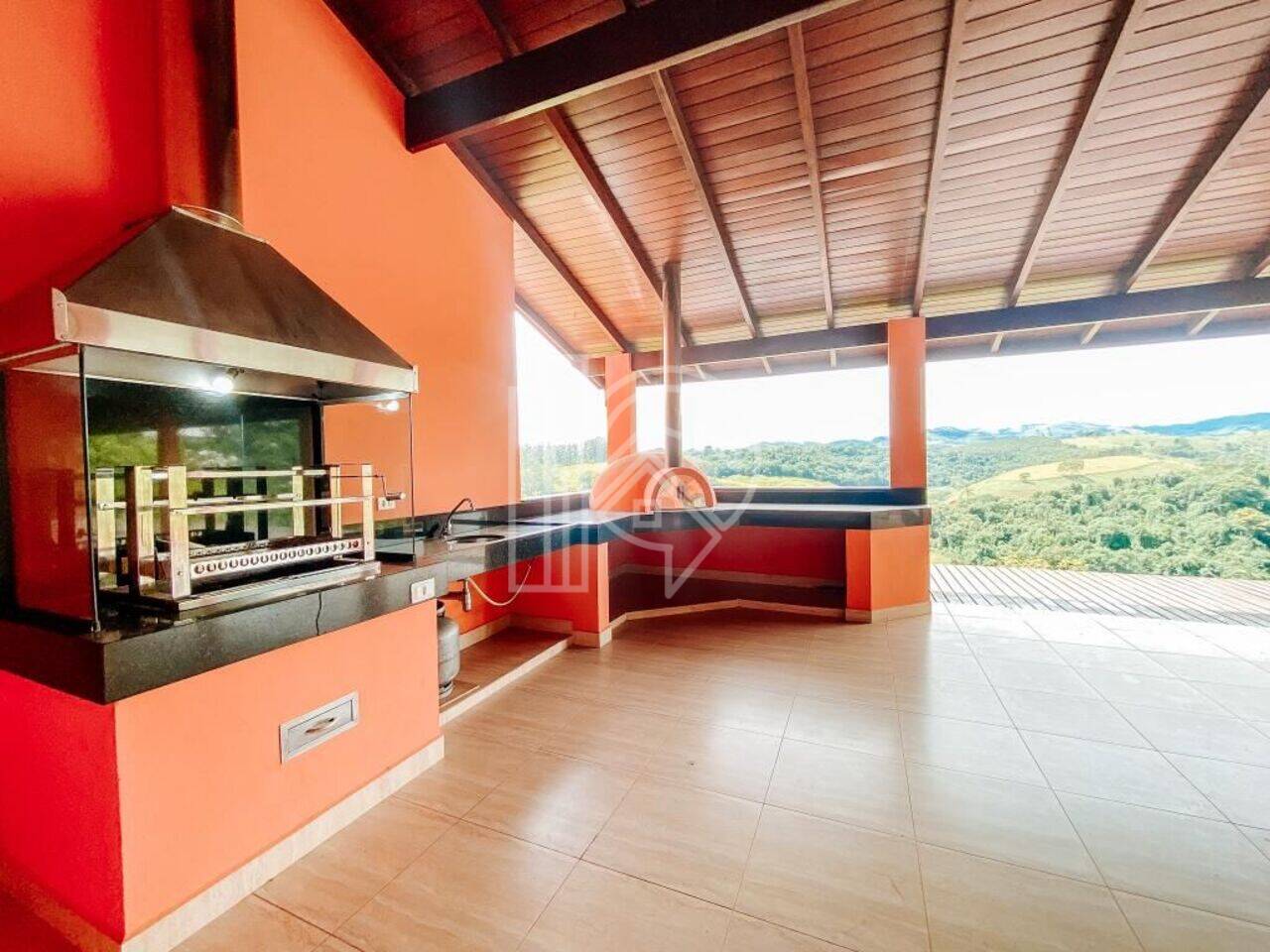 Casa Quinta dos Lagos, Paraibuna - SP