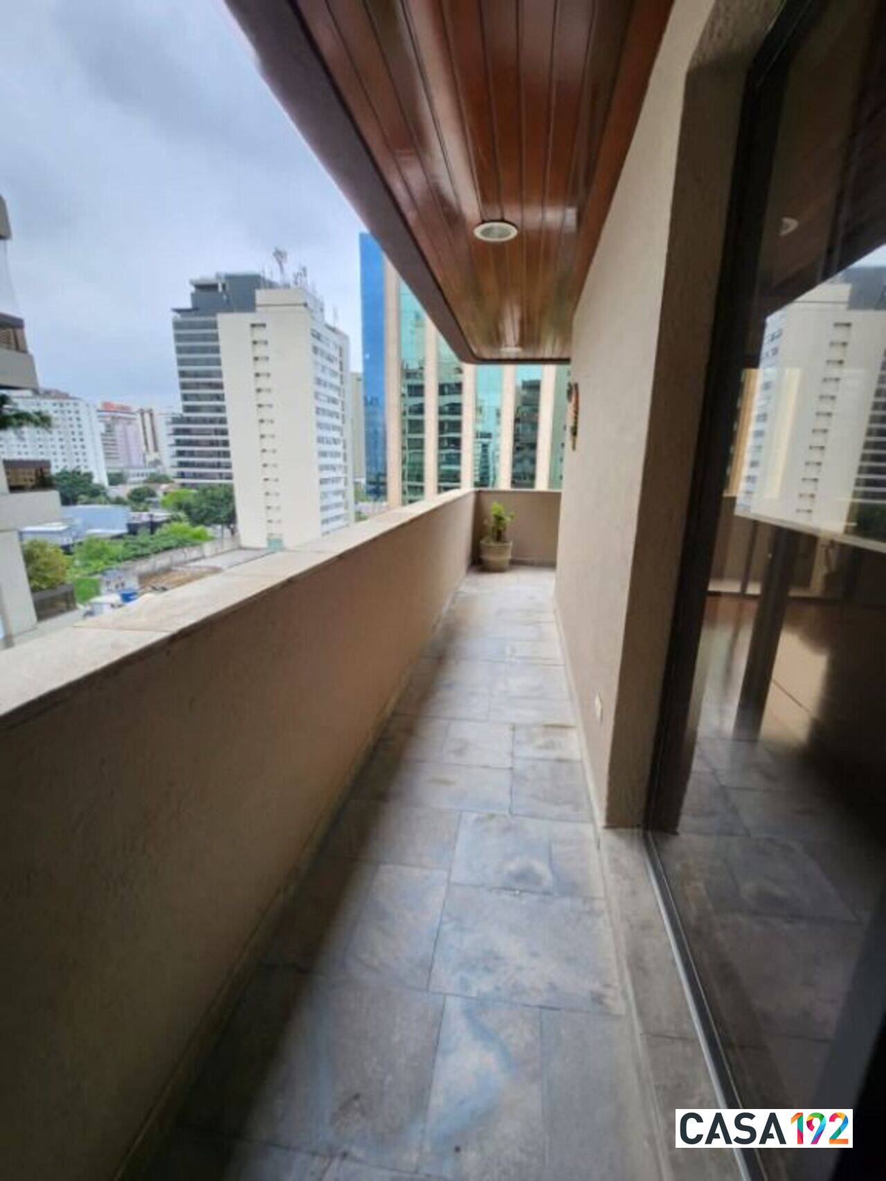 Apartamento Itaim, São Paulo - SP