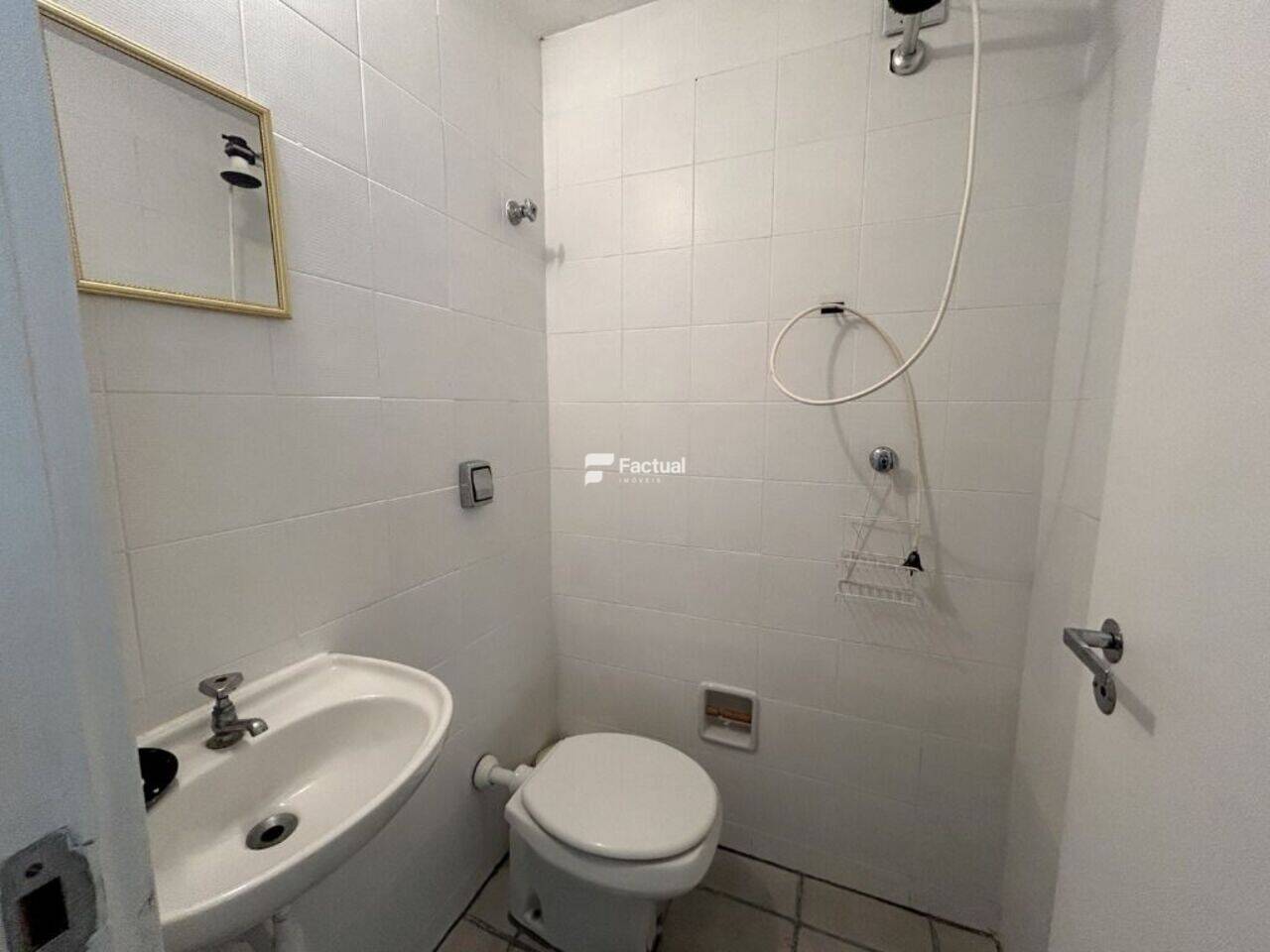 Apartamento Morro Sorocotuba, Guarujá - SP