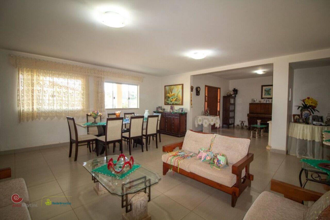 Casa Setor Habitacional Jardim Botânico, Brasília - DF