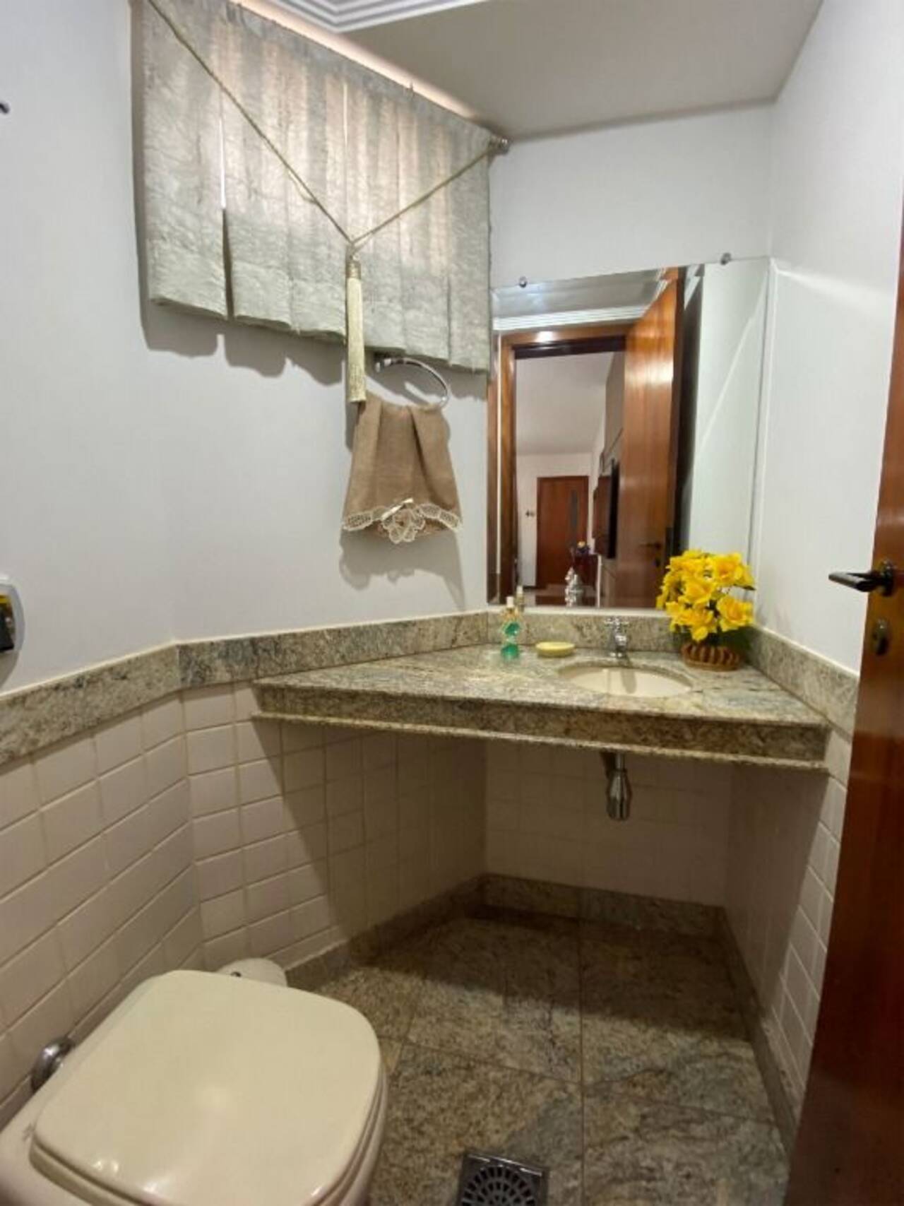 Apartamento Setor Nova Suiça, Goiânia - GO