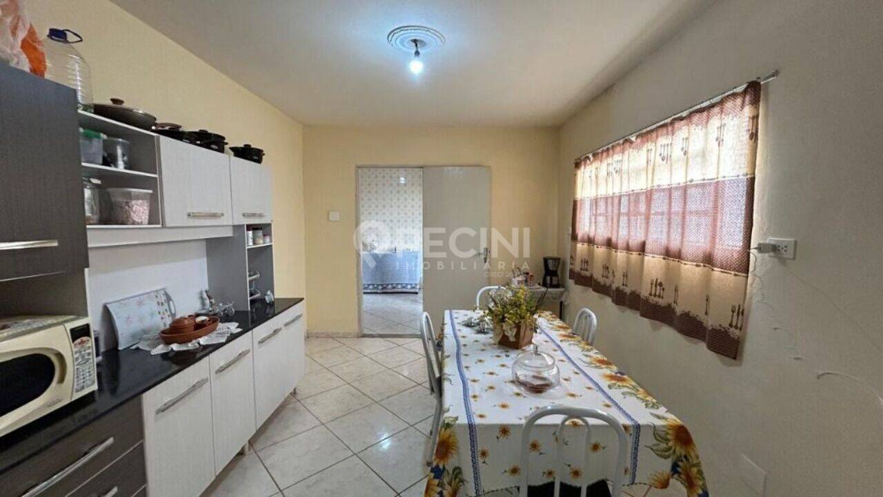 Casa com 3 quartos para venda, no Bela Vista em Rio Claro .